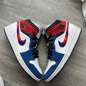 AIR JORDAN 1 MID SE (GS) “Multicolor Swoosh"